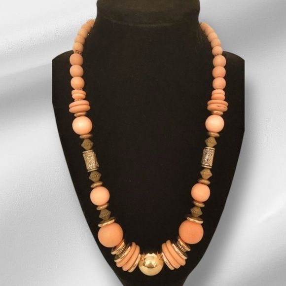 Beautiful Vintage “Golden Girls” Style Wooden Disk Coral Statement Necklace - Picture 4 of 8